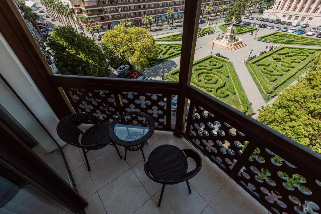 Golden Palace Batumi Hotel & Casino Exterior foto
