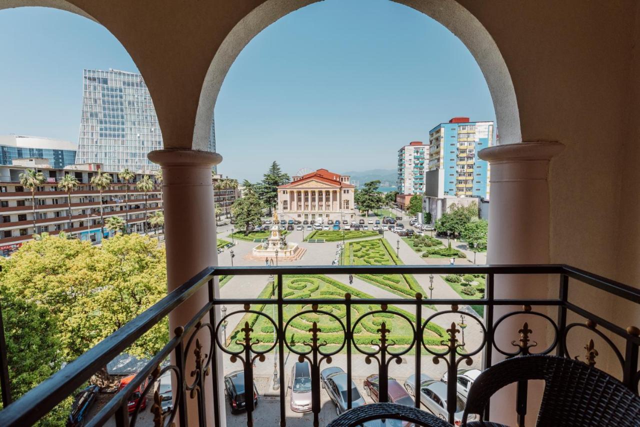 Golden Palace Batumi Hotel & Casino Exterior foto